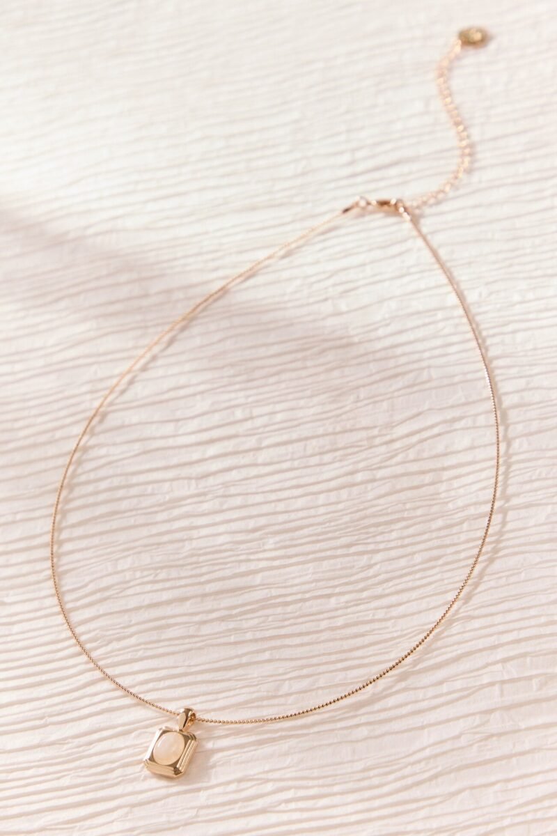 Charm Pendant Wire Necklace