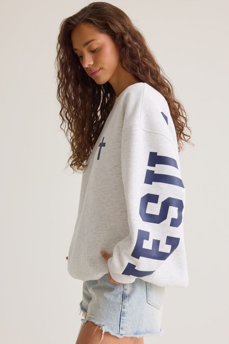 Jesus Is King Pullover